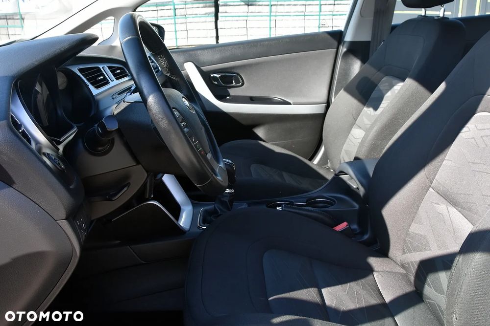 Kia Ceed 1.4 L - 13