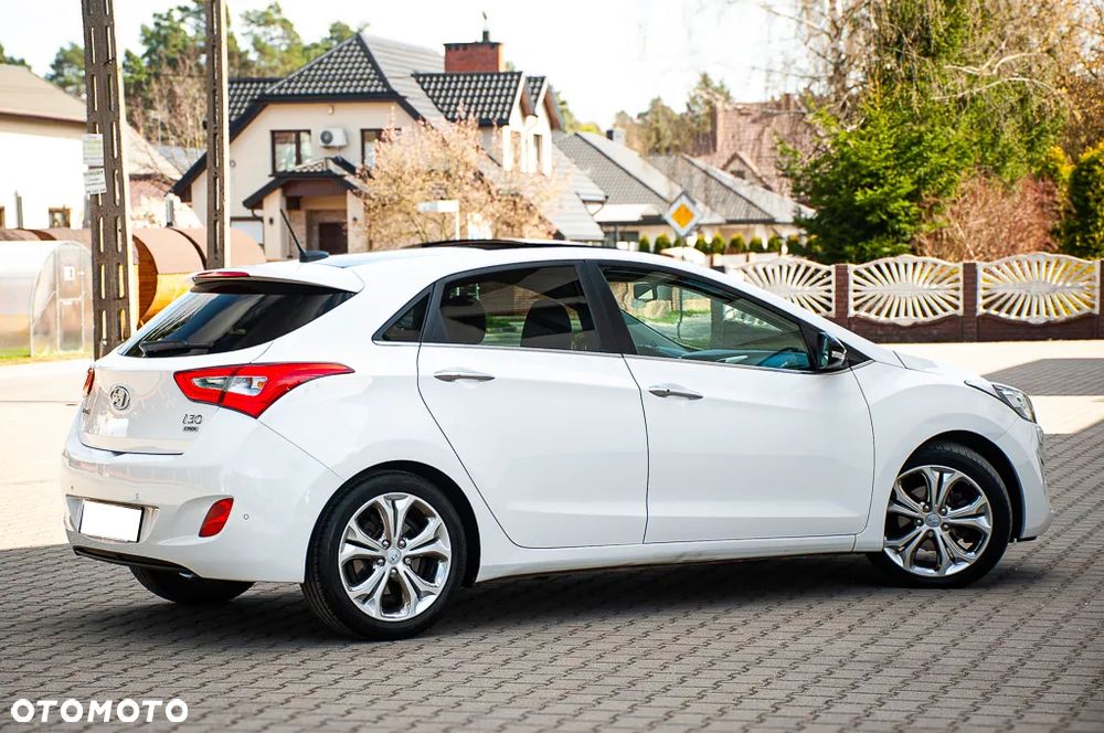 Hyundai i30 blue 1.6 CRDi Trend - 13