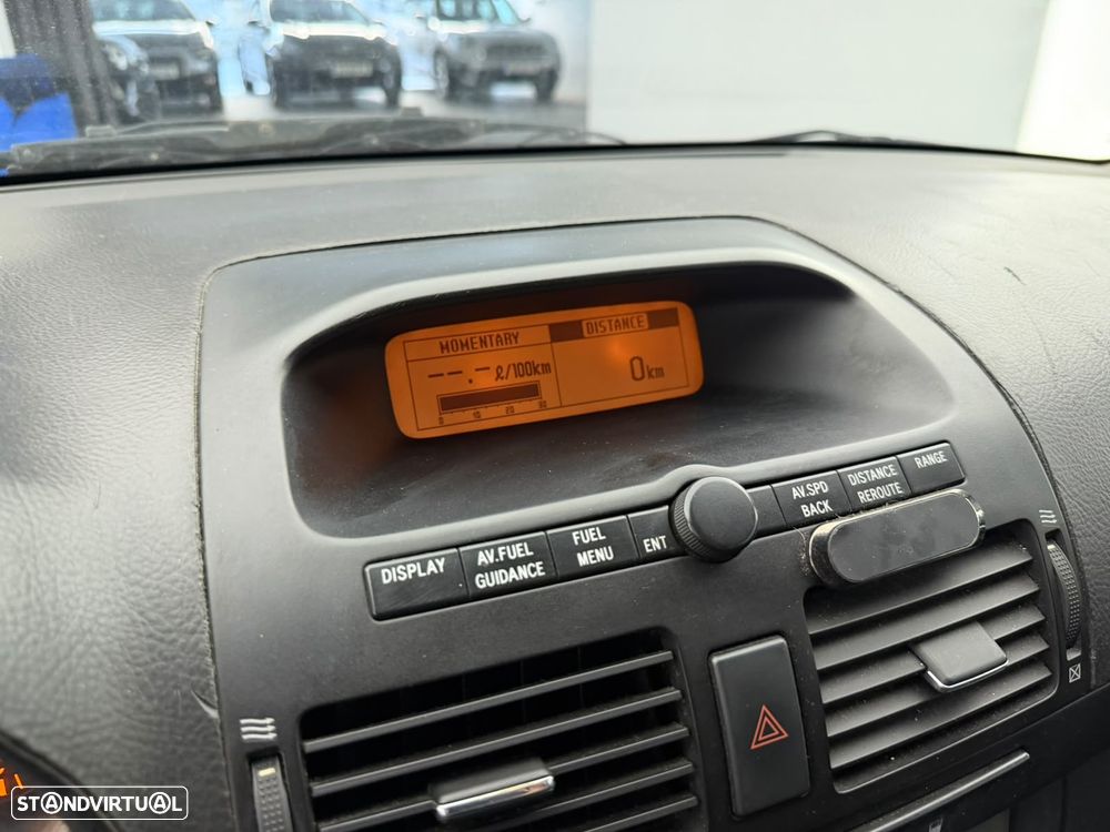 Toyota Avensis SW 2.2 D-4D - 8