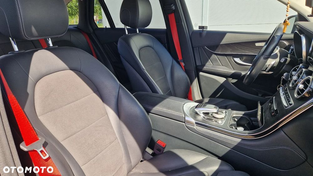 Mercedes-Benz GLC - 25