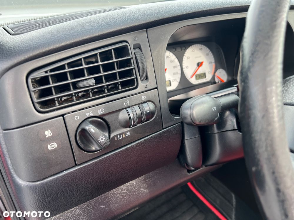 Volkswagen Golf - 27