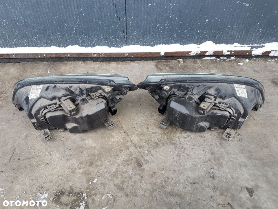 LAMPA LEWY PRAWY PRZÓD EU CZARNA FOCUS MK2 RADOM - 2