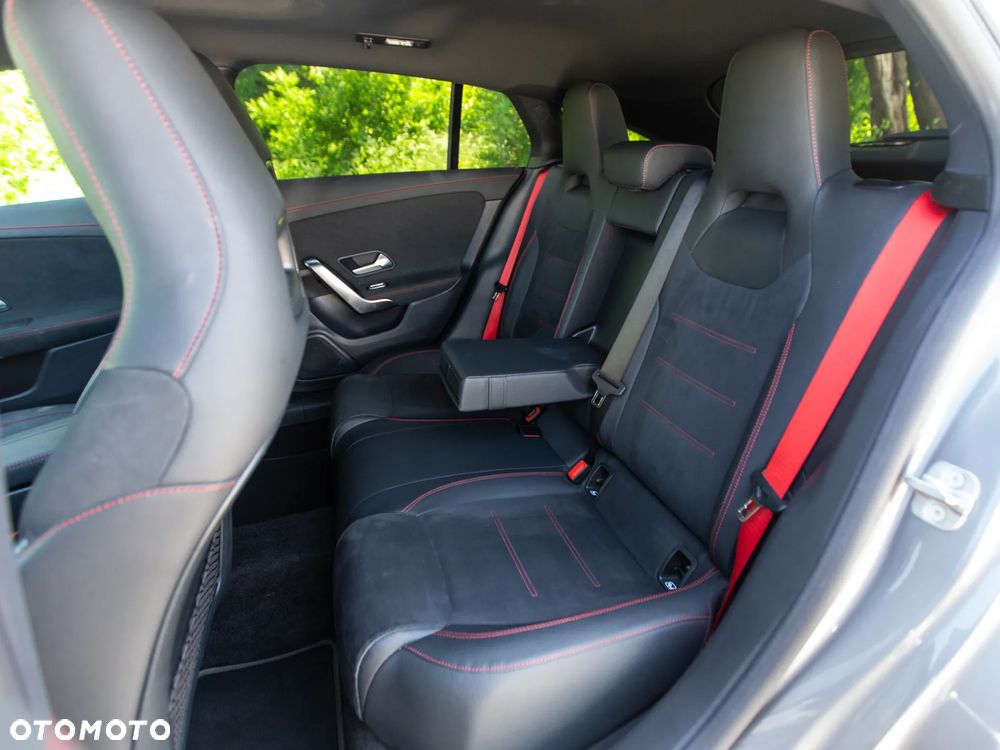 Mercedes-Benz CLA AMG 35 4Matic AMG Speedshift 8G-DCT AMG Line Advanced Plus - 16