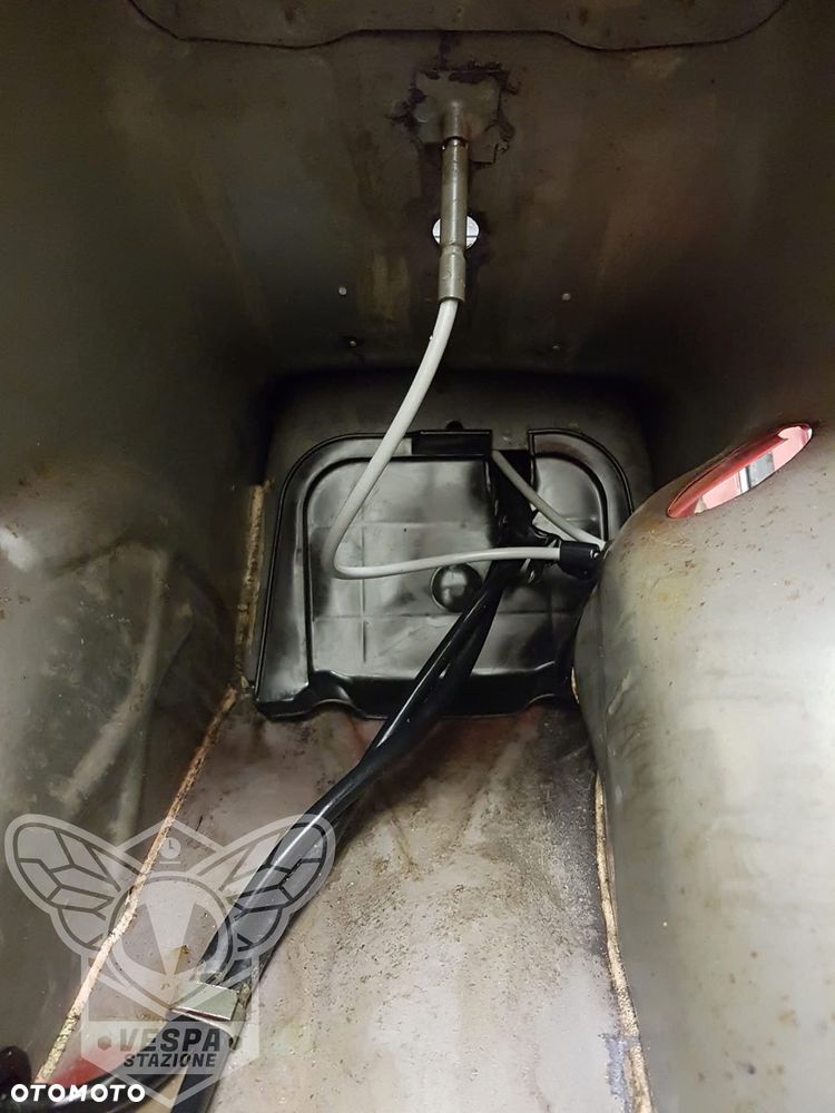 Piaggio Vespa - 18