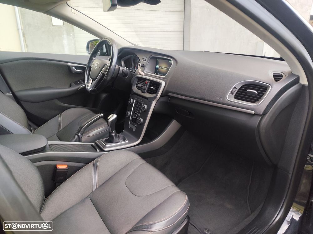 Volvo V40 Cross Country 1.6 D2 Momentum - 23