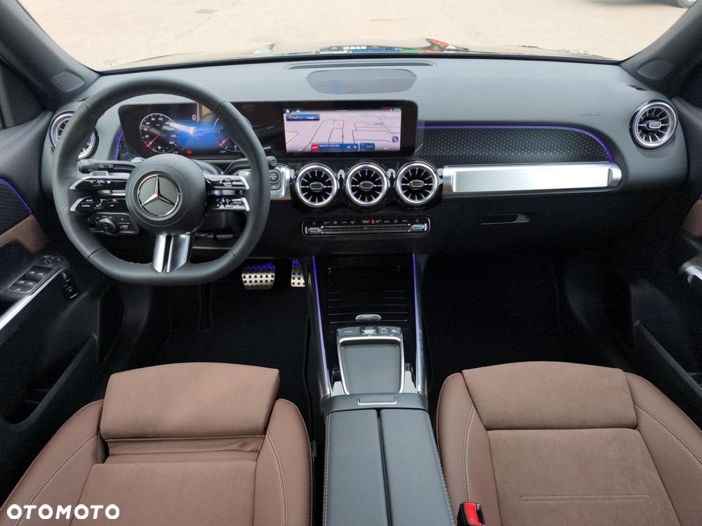 Mercedes-Benz GLB - 13