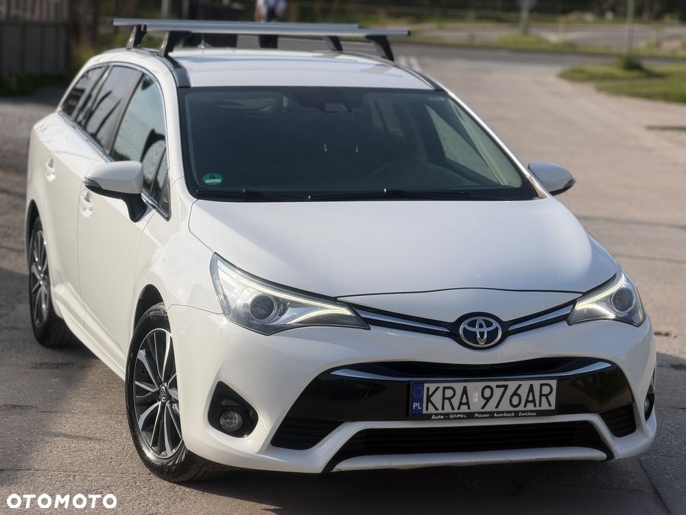 Toyota Avensis 2.0 D-4D Premium - 3