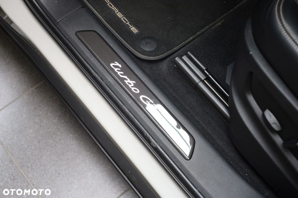 Porsche Cayenne Turbo GT - 15