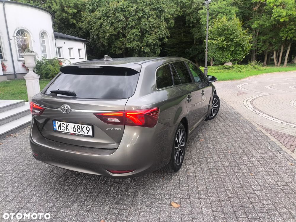 Toyota Avensis 1.8 Prestige MS - 3