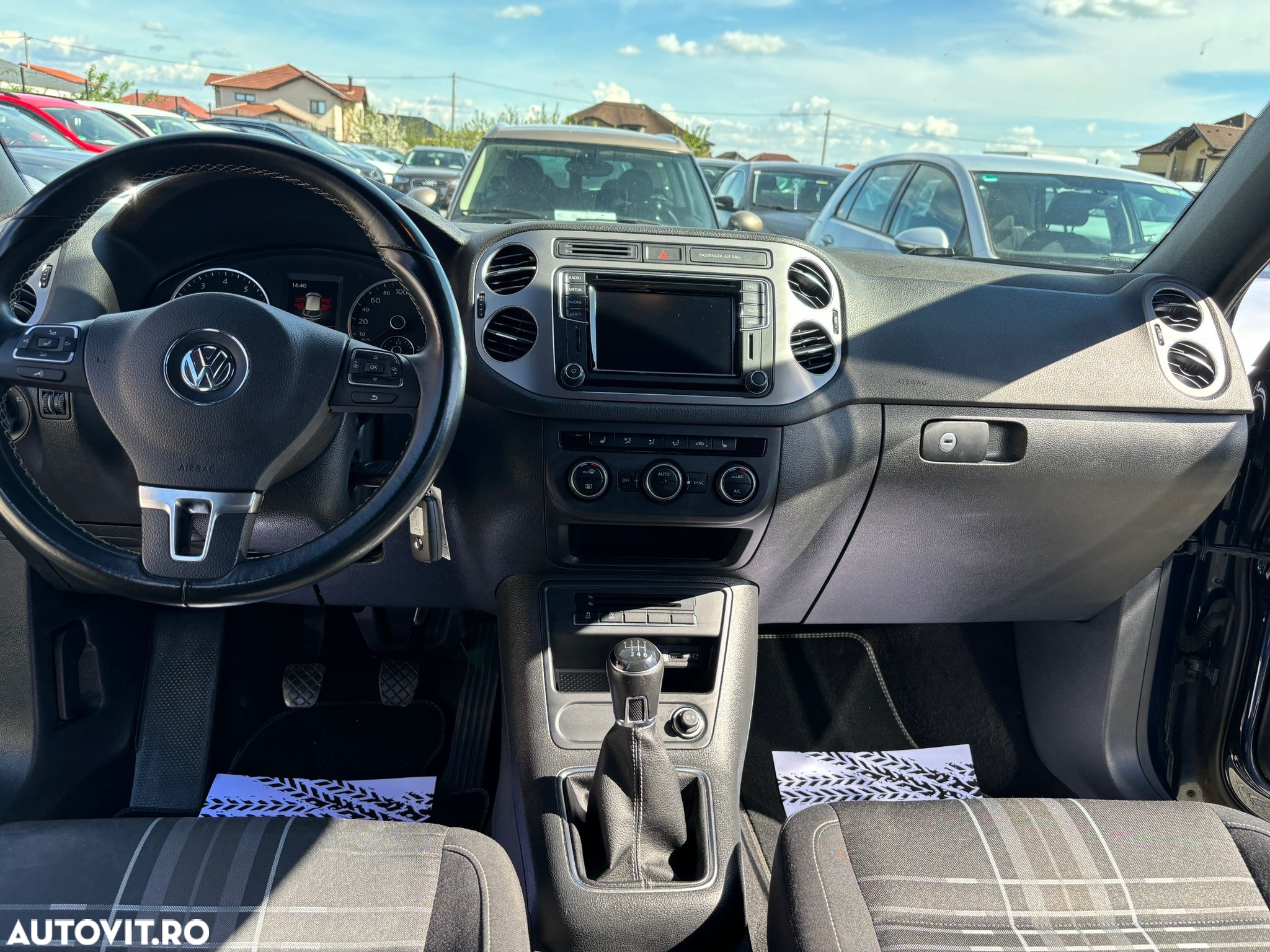 Volkswagen Tiguan 1.4 TSI BlueMotion Technology Lounge Sport & Style - 11