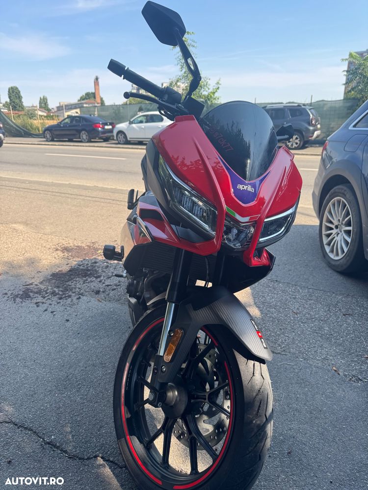 Aprilia Tuono - 1