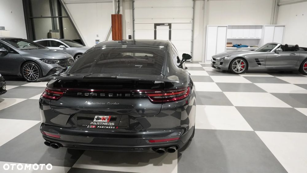 Porsche Panamera Turbo - 20