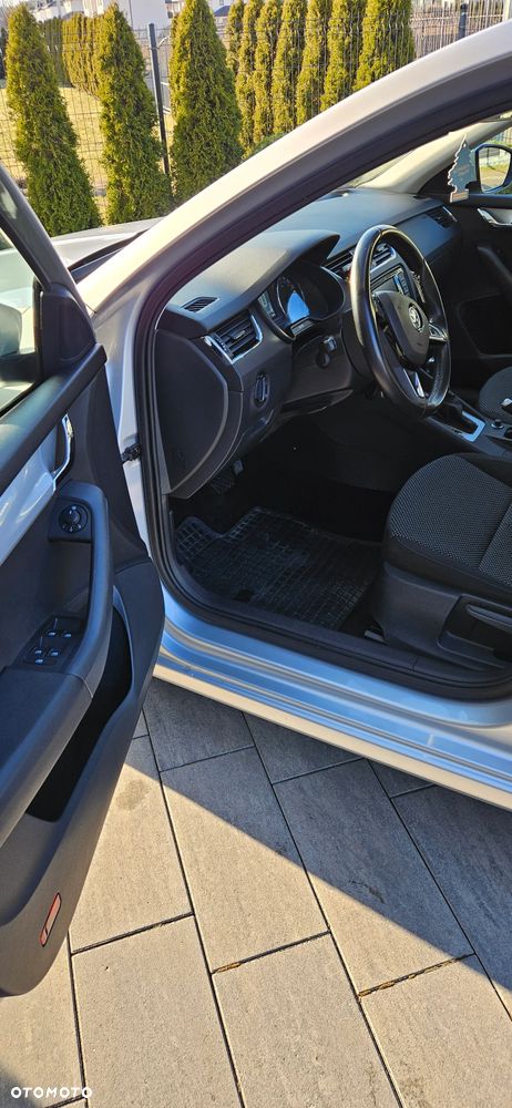 Skoda Octavia 1.6 TDI Drive DSG - 10