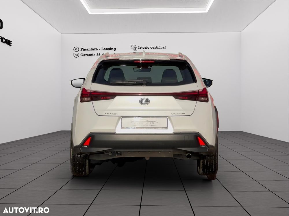 Lexus UX 250h Business Edition - 4