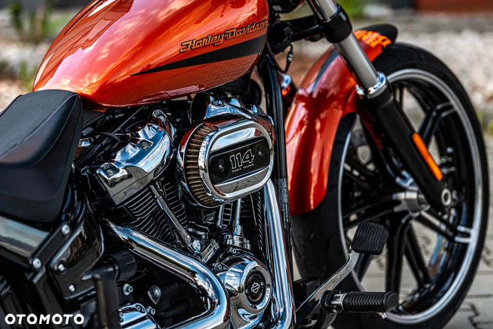 Harley-Davidson Softail Breakout - 9
