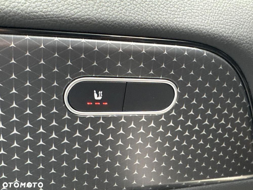 Mercedes-Benz GLA 200 Progressive - 12