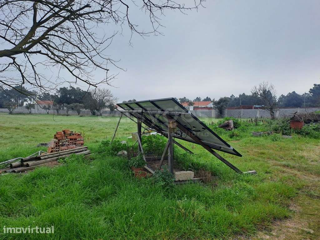 Terreno misto localizado na Moita, a 20 minutos de Lisboa - Grande imagem: 3/22