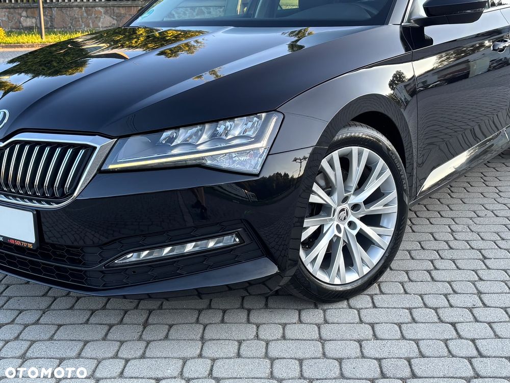 Skoda Superb 2.0 TDI DSG Premium Edition - 29