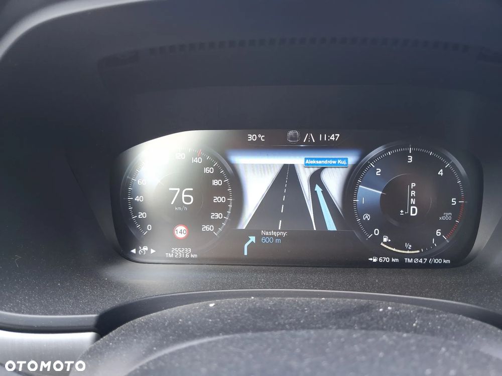 Volvo V90 D3 Geartronic Momentum Pro - 26