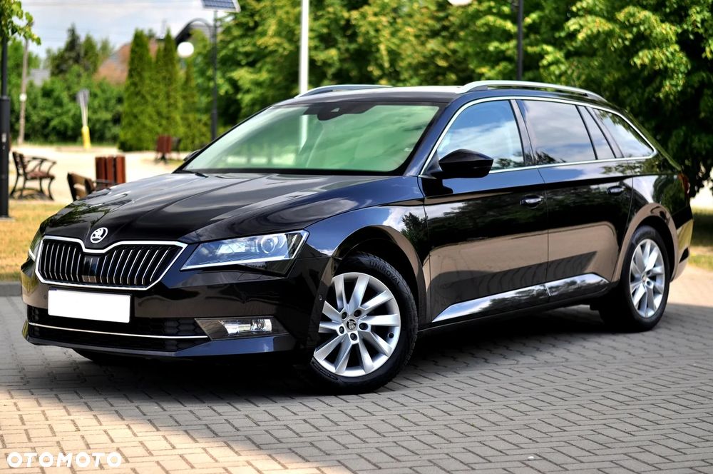 Skoda Superb 2.0 TDI Premium Edition - 8