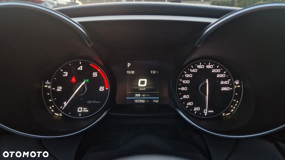 Alfa Romeo Giulia 2.2 D Turbo Super - 32