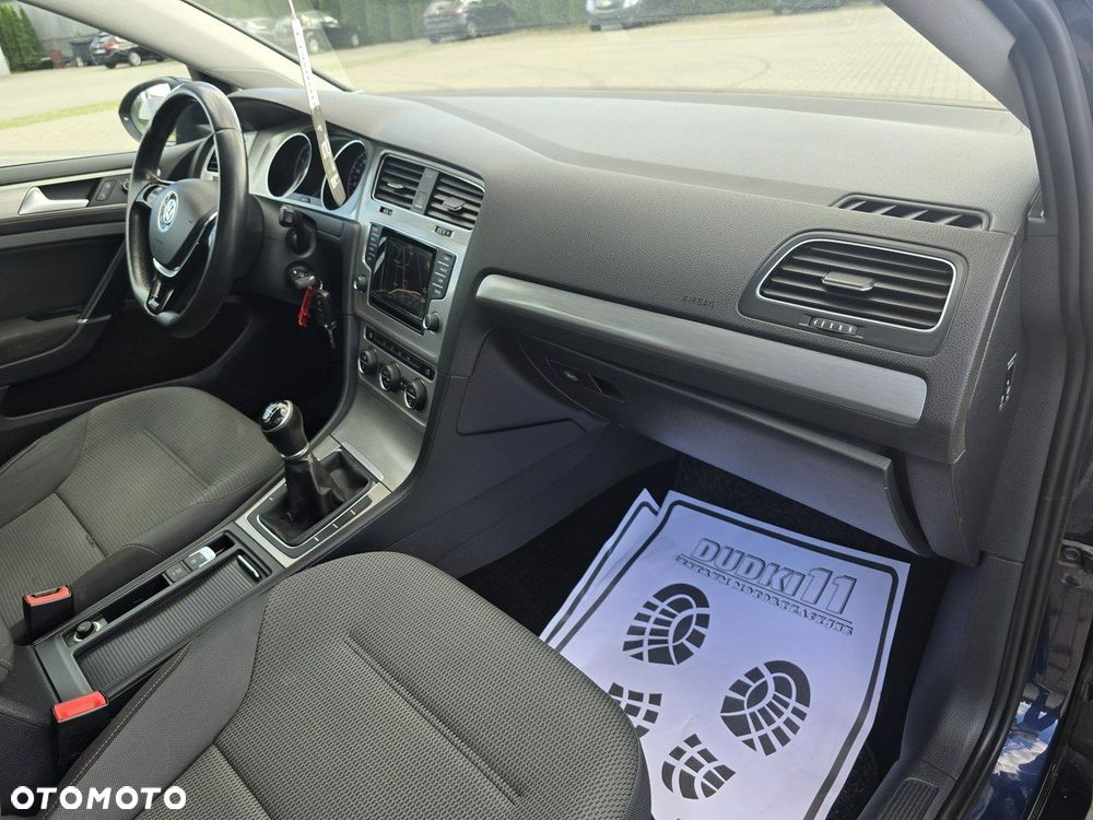 Volkswagen Golf - 27