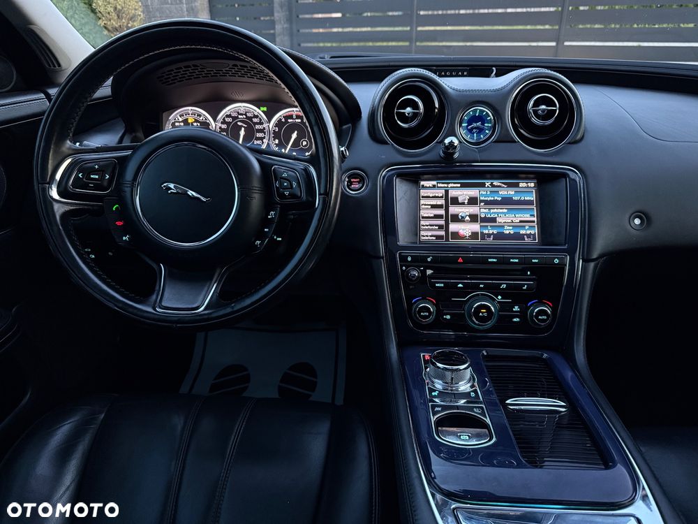 Jaguar XJ 3.0 D V6 Portfolio - 33