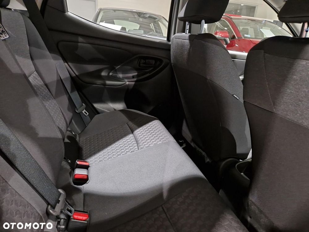 Toyota Yaris - 10