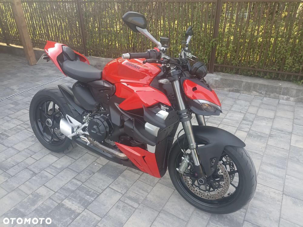 Ducati Streetfighter V2 - 4