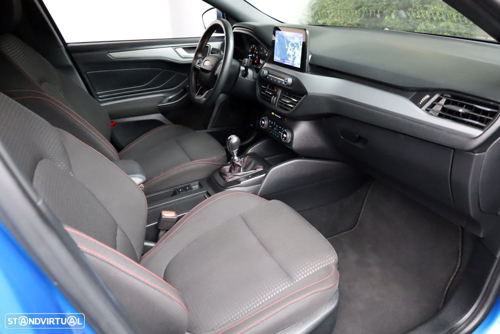 Ford Focus 1.0 EcoBoost MHEV ST-Line - 52