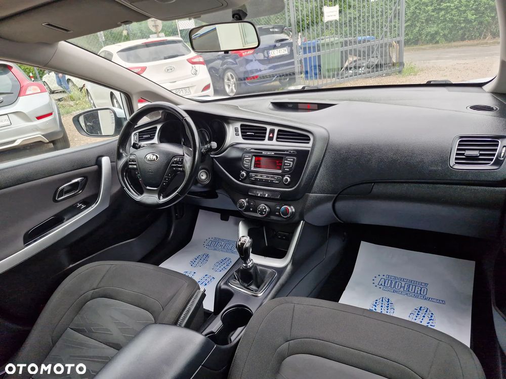 Kia Ceed 1.4 CVVT Attract - 23