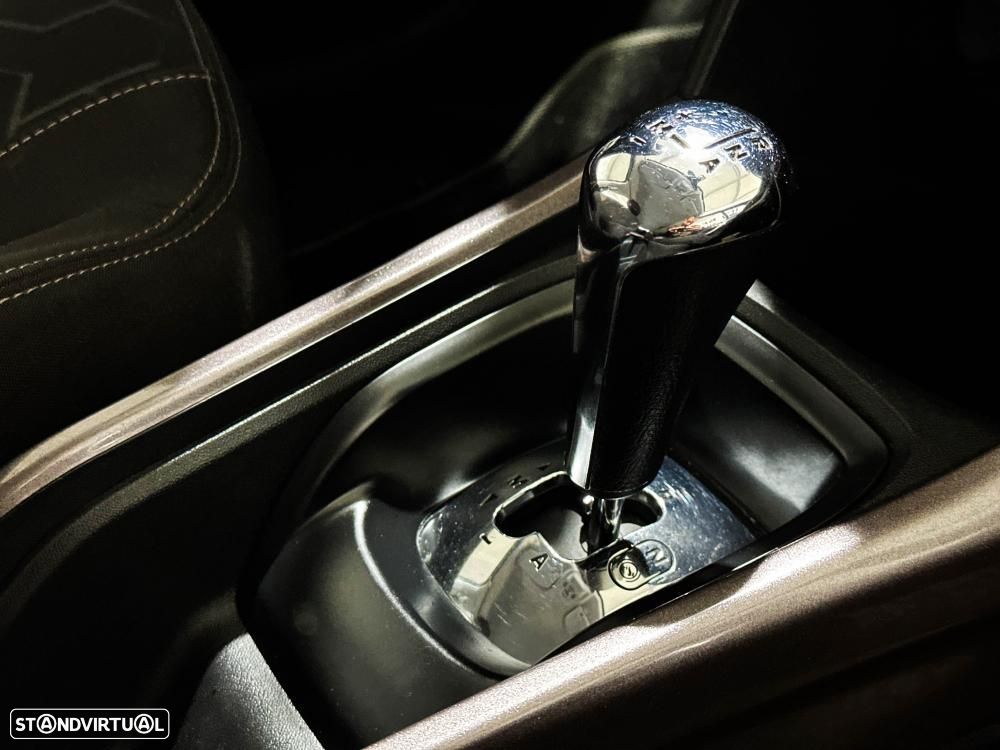 Peugeot 2008 1.6 e-HDi Allure 2-Tronic - 35