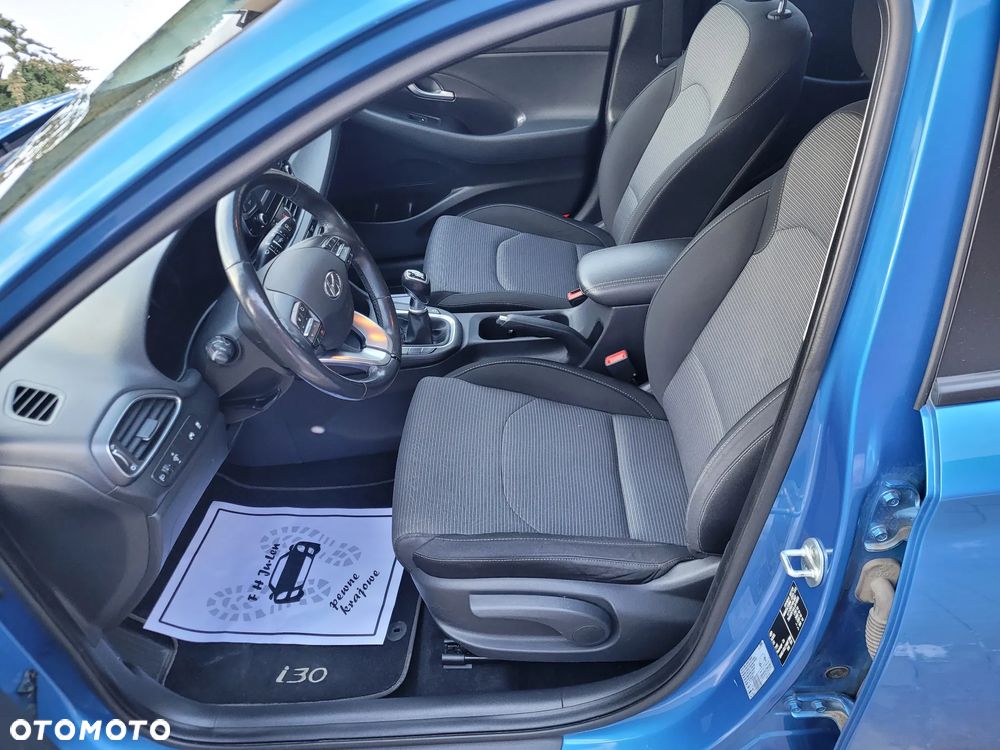 Hyundai i30 1.4 Premiere Comfort - 22