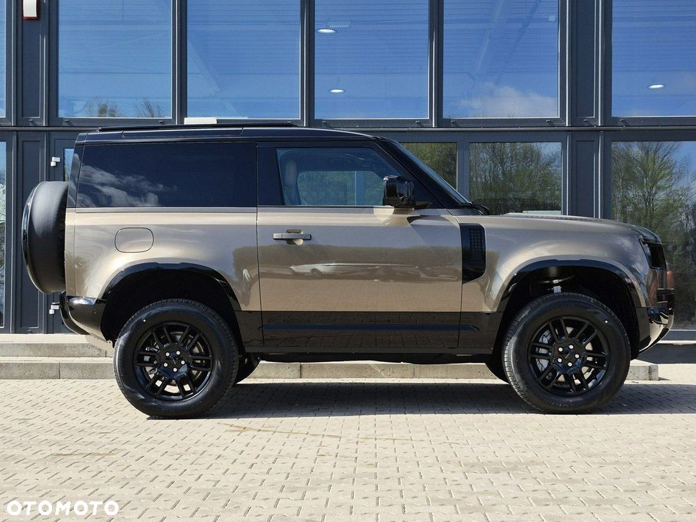 Land Rover Defender - 5