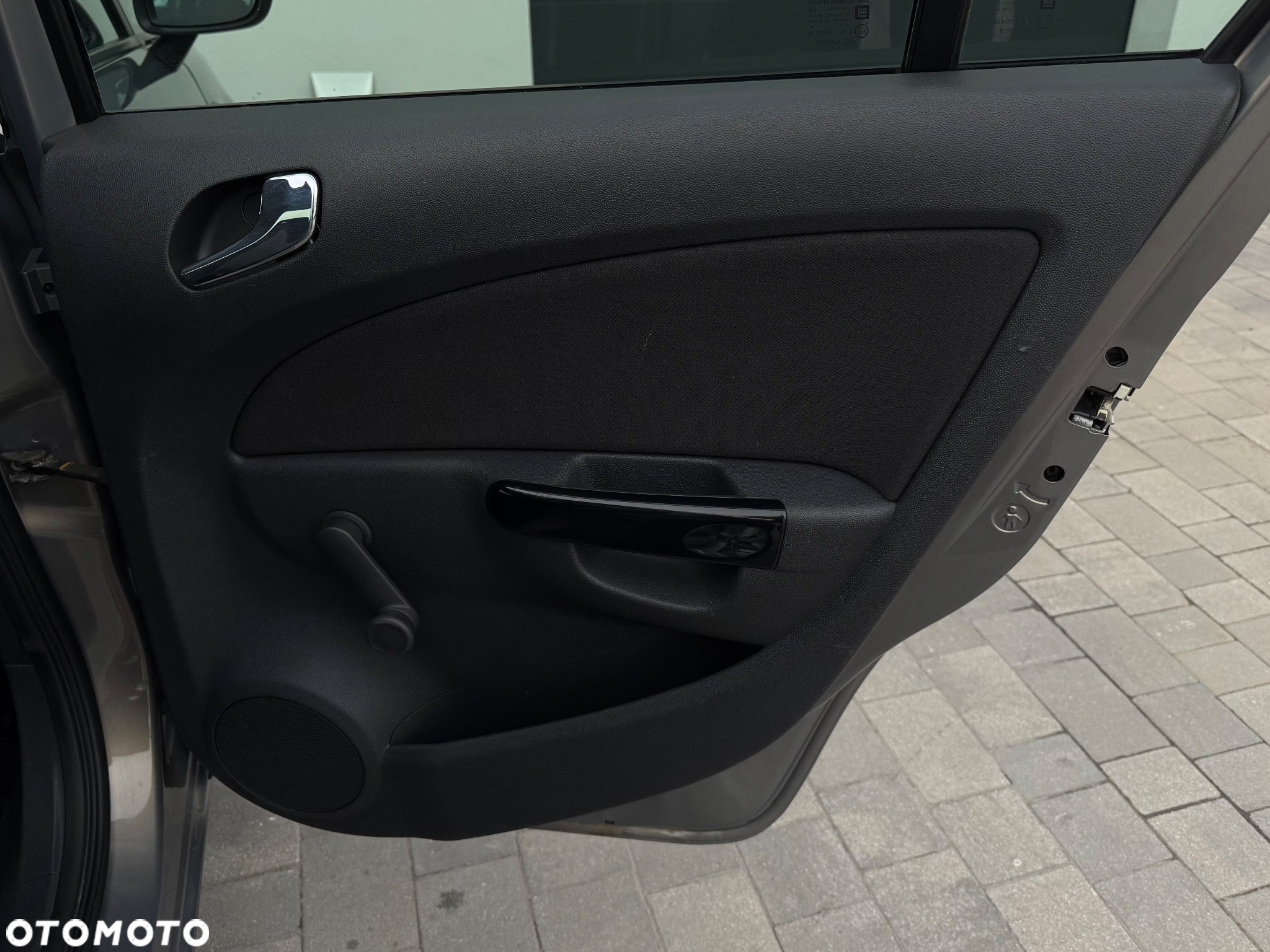 Opel Corsa 1.4 16V Enjoy - 33