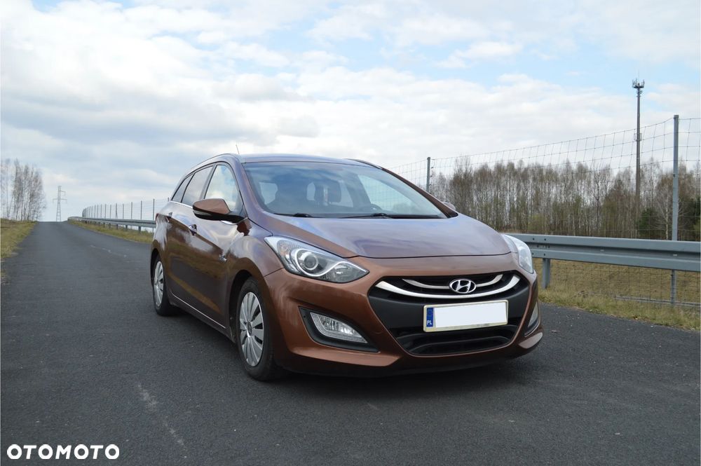 Hyundai i30 blue Kombi 1.6 CRDi Classic - 4