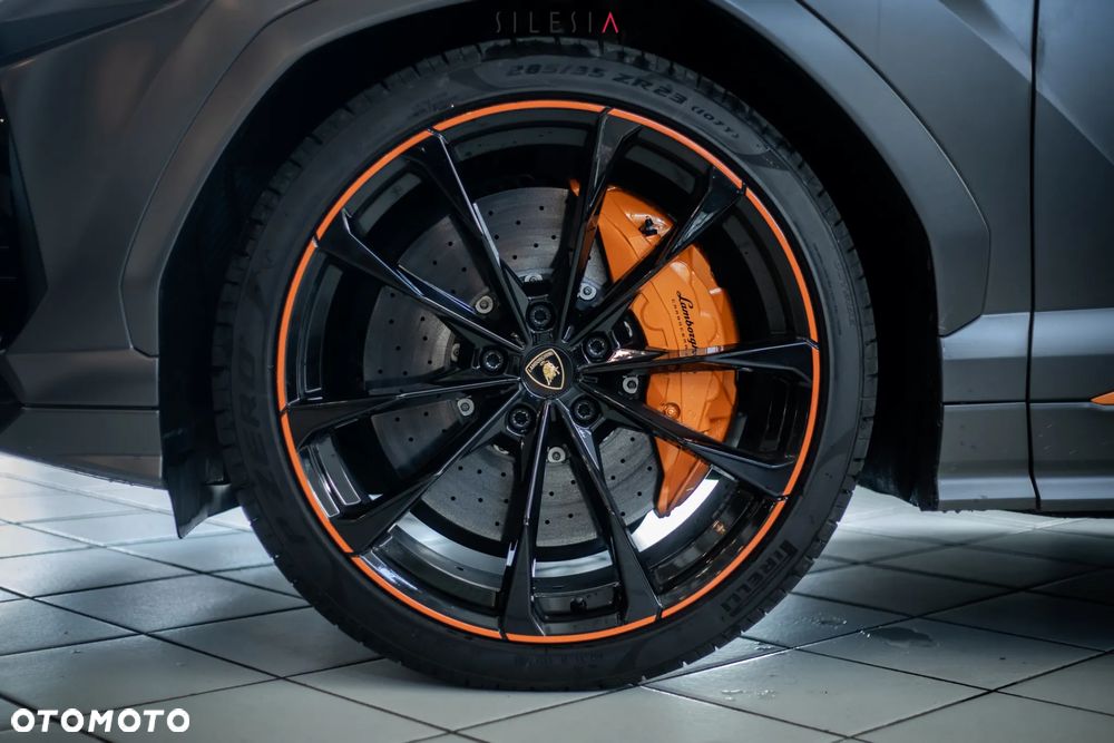 Lamborghini Urus Standard - 12