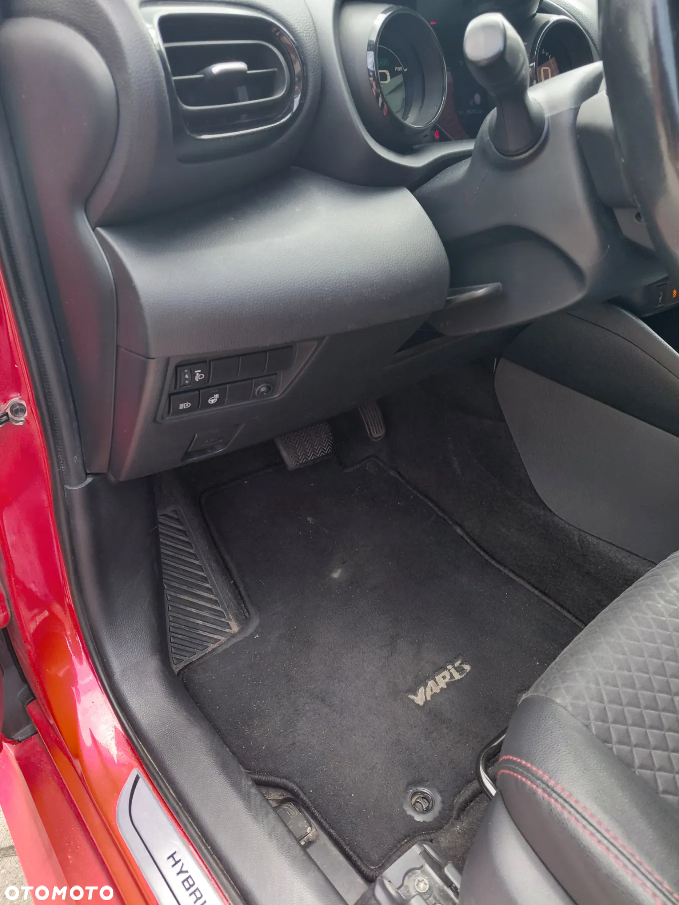 Toyota Yaris Hybrid 1.5 Premiere Edition - 16
