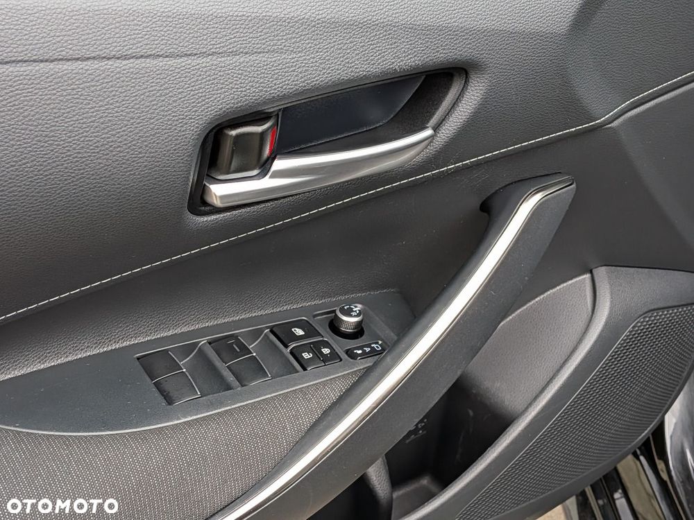 Toyota Corolla 1.8 Hybrid Comfort - 27