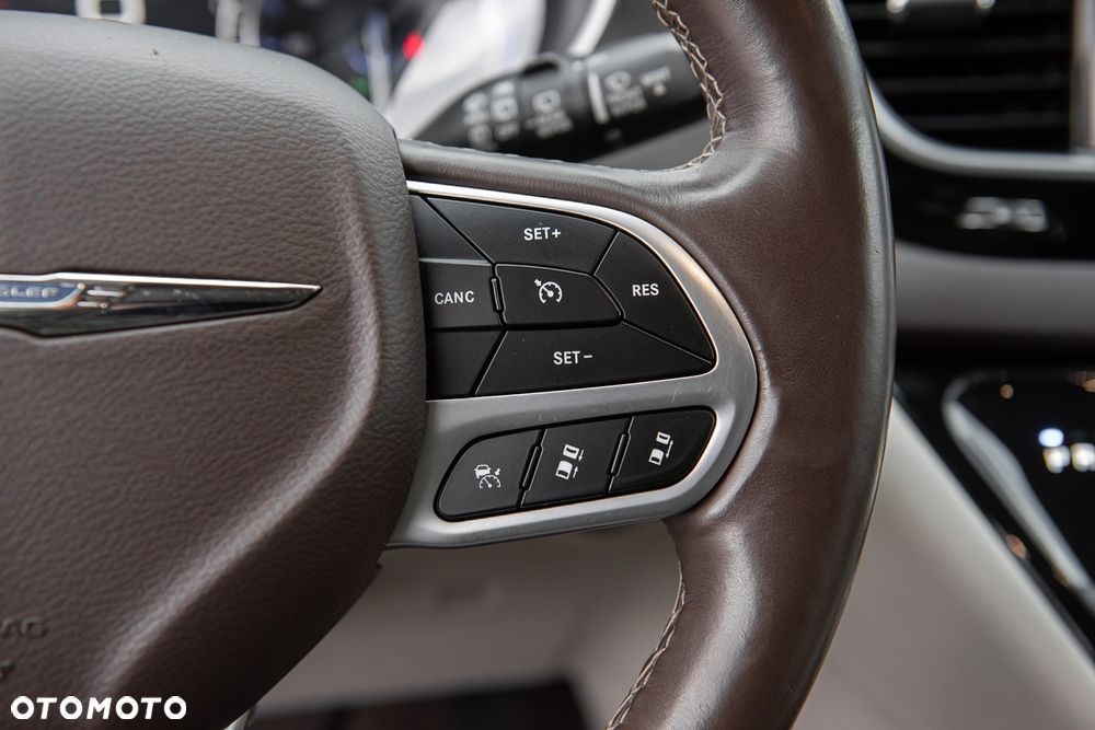 Chrysler Pacifica - 14