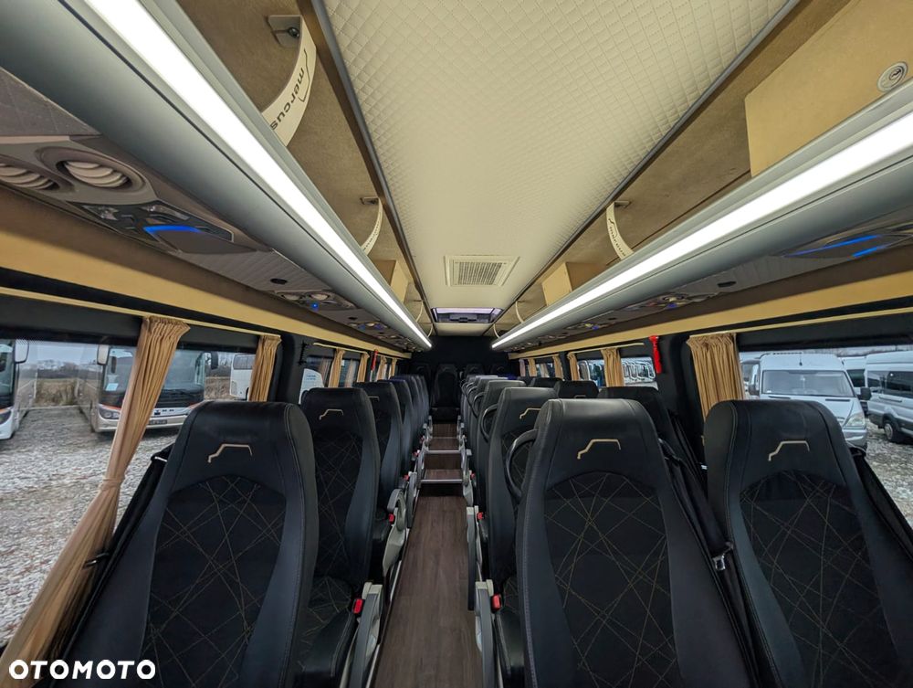 Mercedes-Benz Sprinter 519 - 19