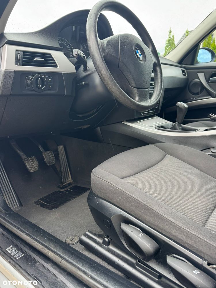 BMW Seria 3 320i - 24