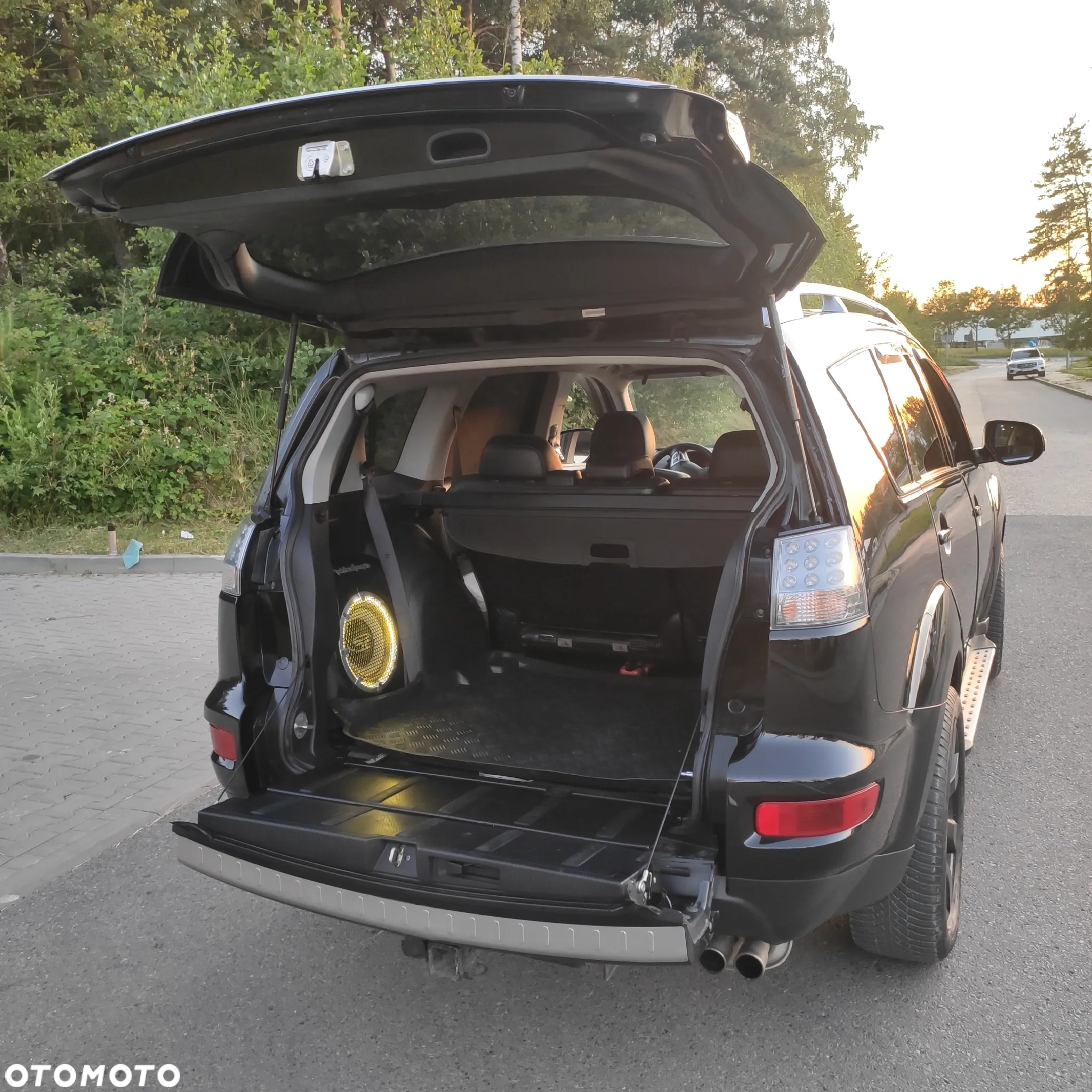 Mitsubishi Outlander 3.0 V6 XLS - 12
