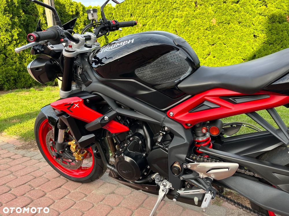 Triumph Street Triple - 30