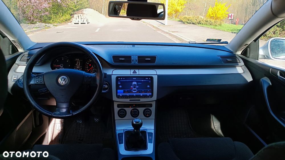 Volkswagen Passat 2.0 TDI DPF BlueMot Trendline - 9