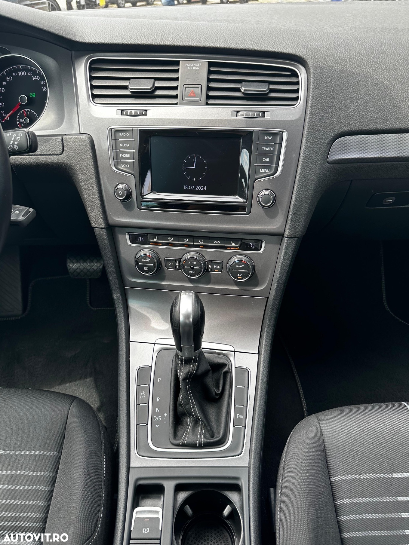 Volkswagen Golf 1.6 TDI BlueMotion Technology DSG Lounge - 13
