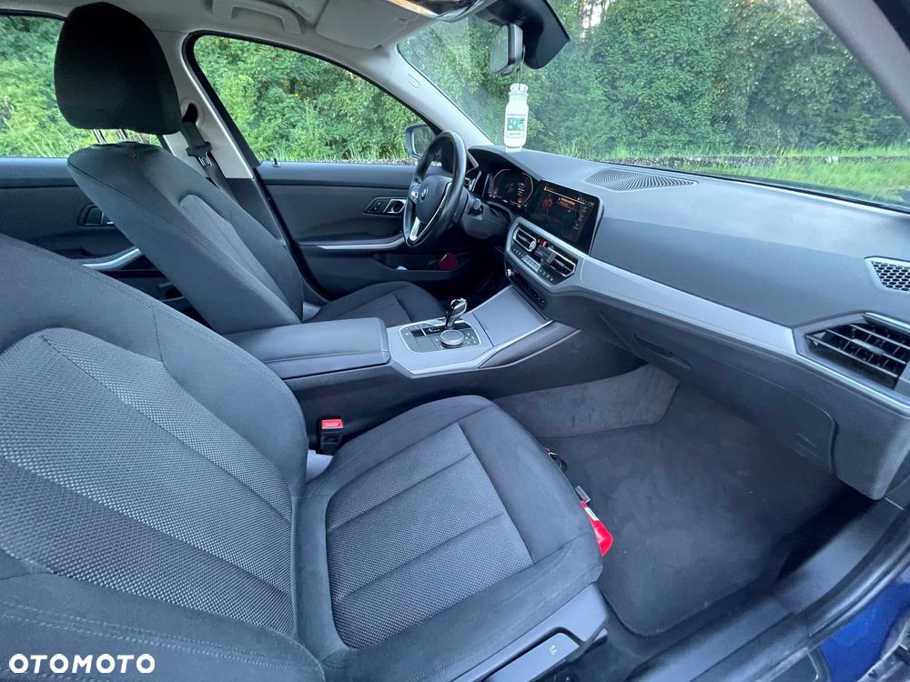 BMW Seria 3 318i Advantage - 12