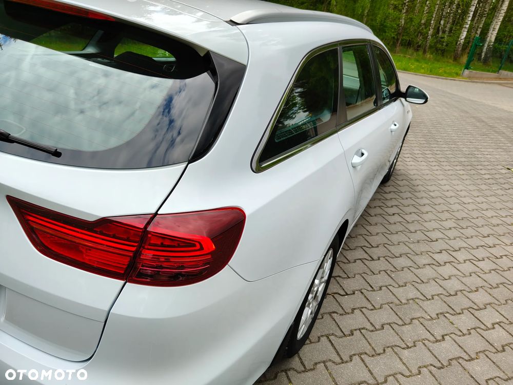 Kia Ceed 1.5 T-GDI Business Line - 13