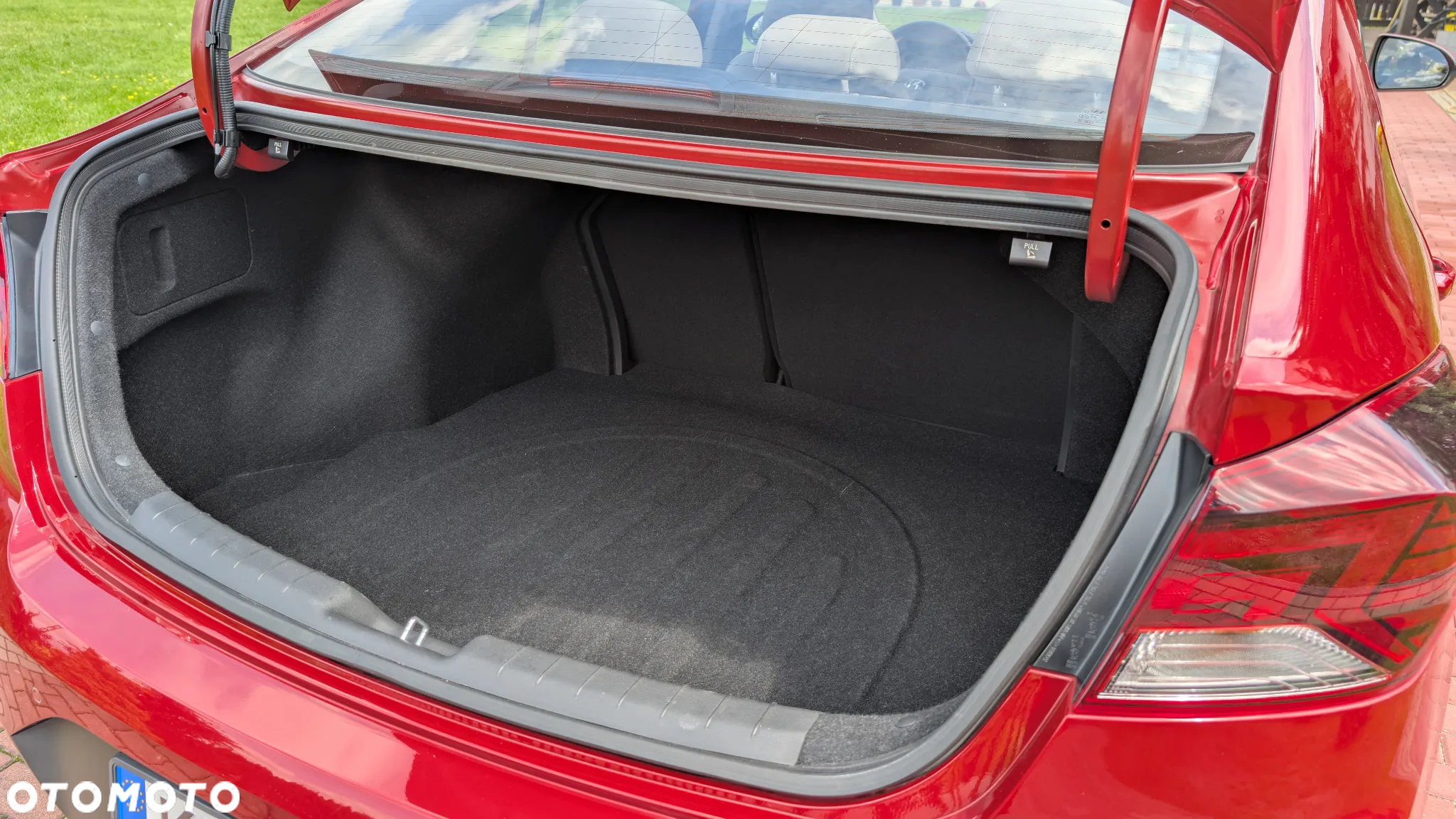 Hyundai Elantra 1.6 Classic Plus - 11