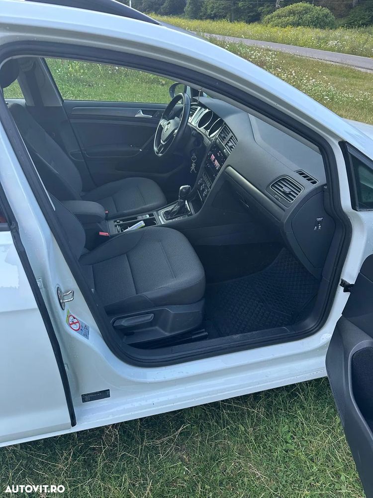 Volkswagen Golf - 9